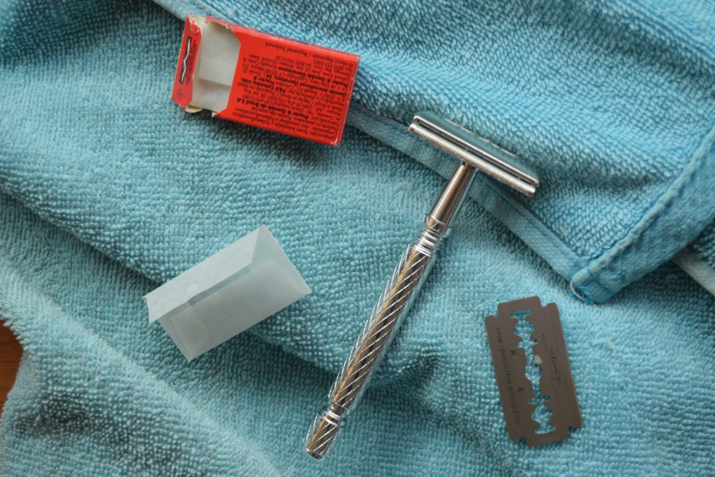 Double Edged Safety Razors: Economic and Environmentally Friendly Way to Shave for Women Double Edged Safety Razors: Economic and Environmentally Friendly Way to Shave for Women